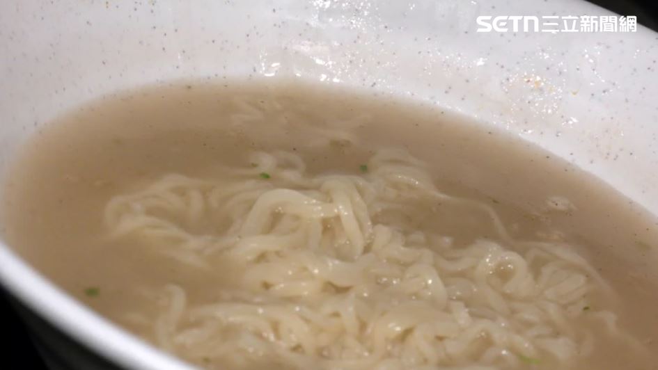 味王香菇肉羹湯麵「包裝印象」與「實際風味」反差 網驚豔盛讚難取代