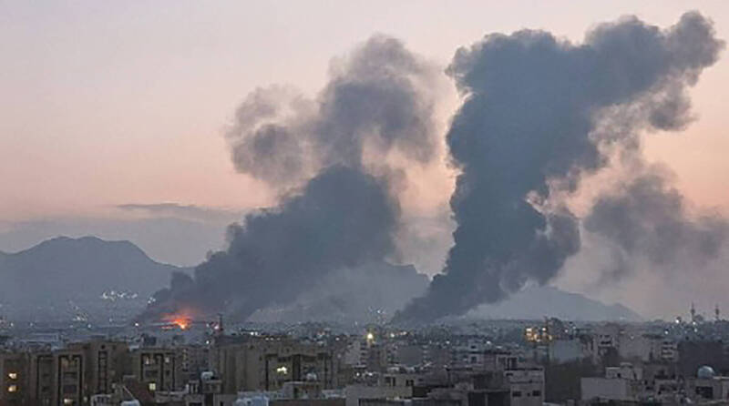 以色列空襲伊朗核武重鎮：搶在停火前「清倉」飛彈中樞，戰局急迫性浮現