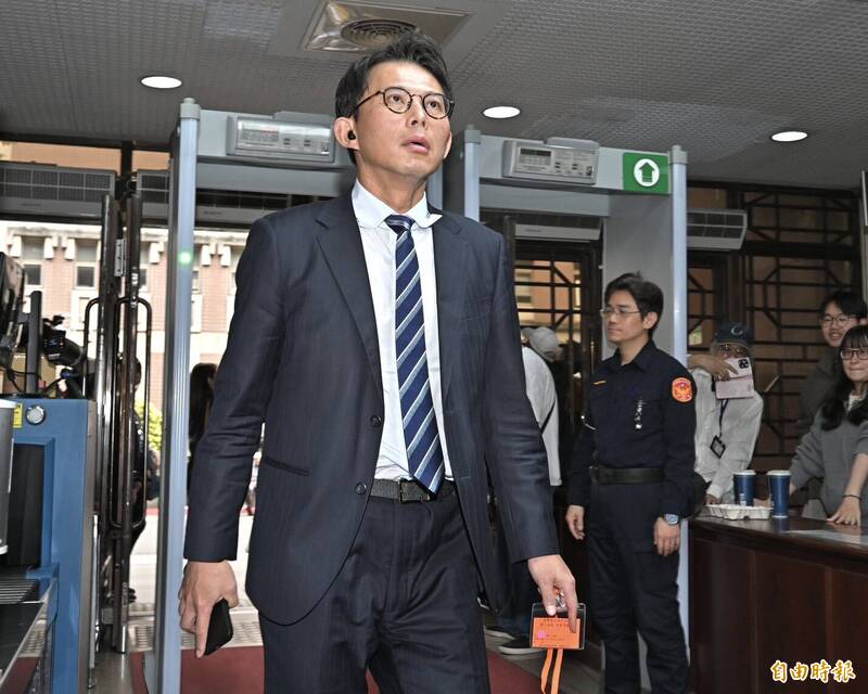 京華城案判決震撼政壇！柯文哲重判17年 黃國昌怒批「政治羅織」號召「小草」週日上凱道