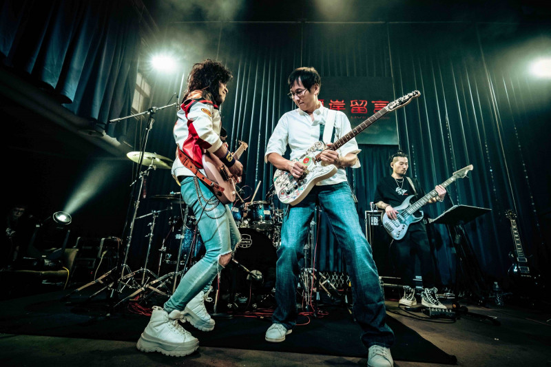 搖滾傳奇再續！信樂團24年「信念不滅」音樂會，前成員Chris驚喜現身大爆料