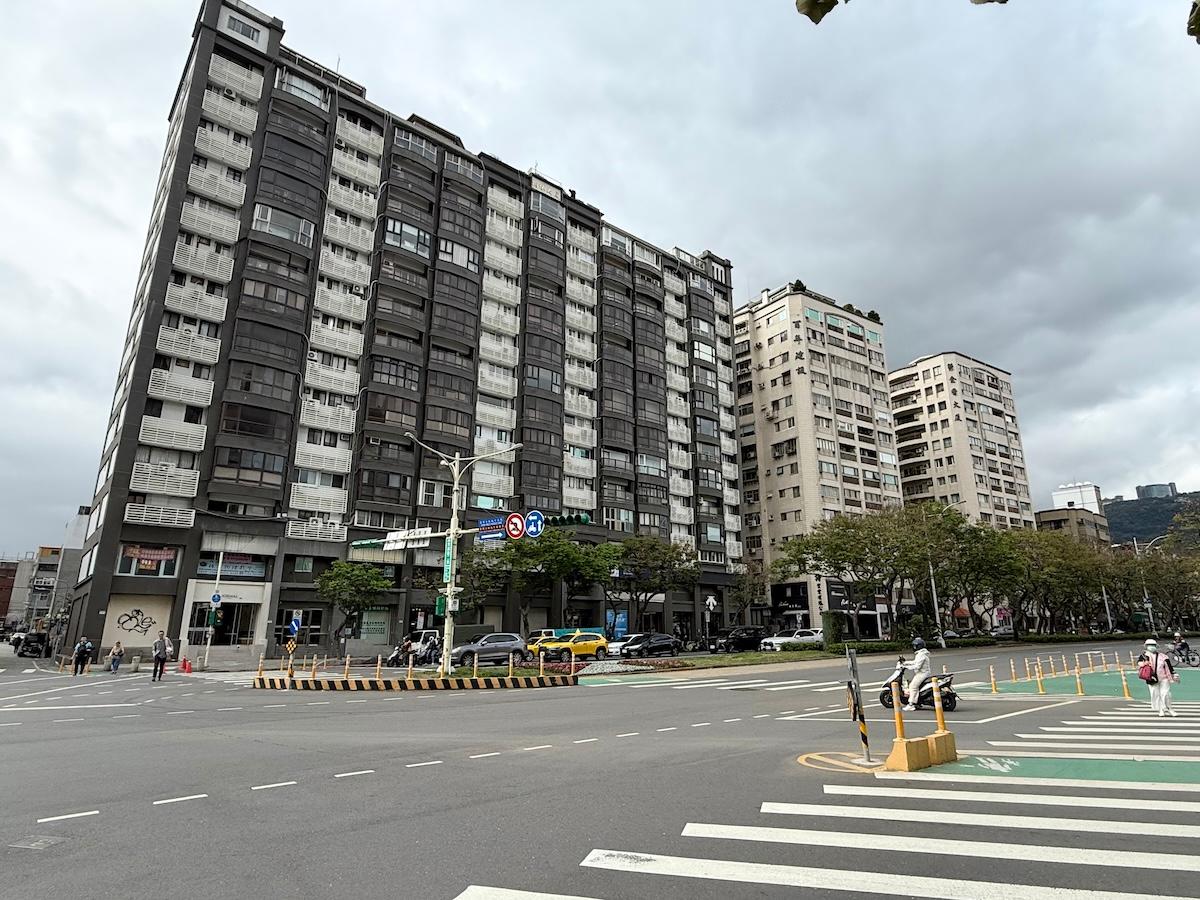 千萬賠售揭房市真相：新青安2.0恐讓首購陷冷靜，央行微調難救房價「政策冷靜期」