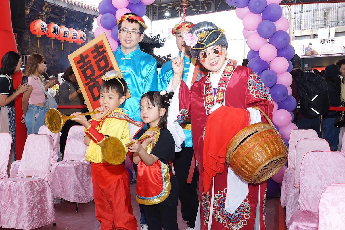 旱溪媽祖樂成宮集團結婚：古蹟殿堂見證良緣，新人獲媽祖月老雙重祝福