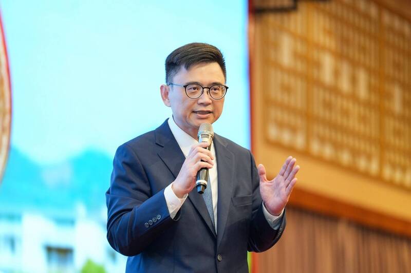 高雄83%民調震盪：賴瑞隆如何承接「關鍵第四棒」，續寫城市榮光？