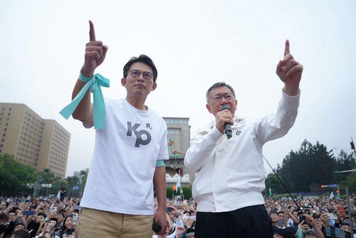 凱道怒吼8萬人！黃國昌為柯文哲司法案哽咽，直指2028下架執政黨