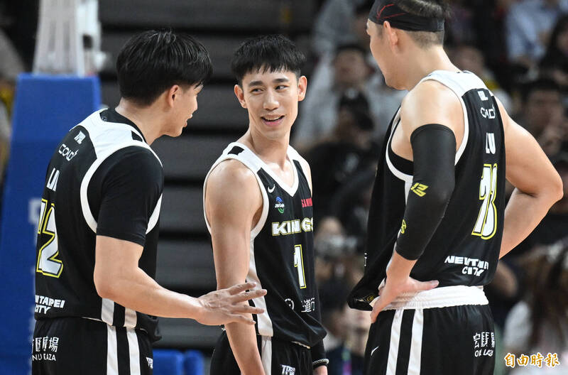 P. LEAGUE+ 戰神苦吞四連敗：梅克狂飆39分難挽頹勢，新北國王多點開花止敗