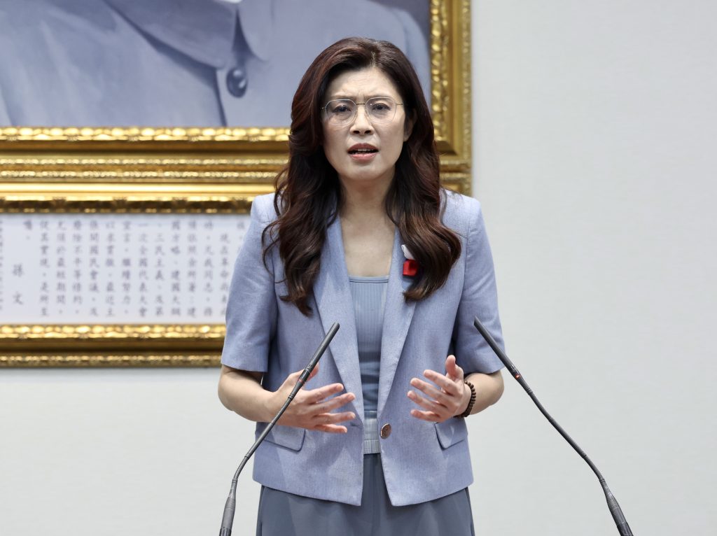 國民黨主席鄭麗文將於四月七日訪陸，與習近平會面